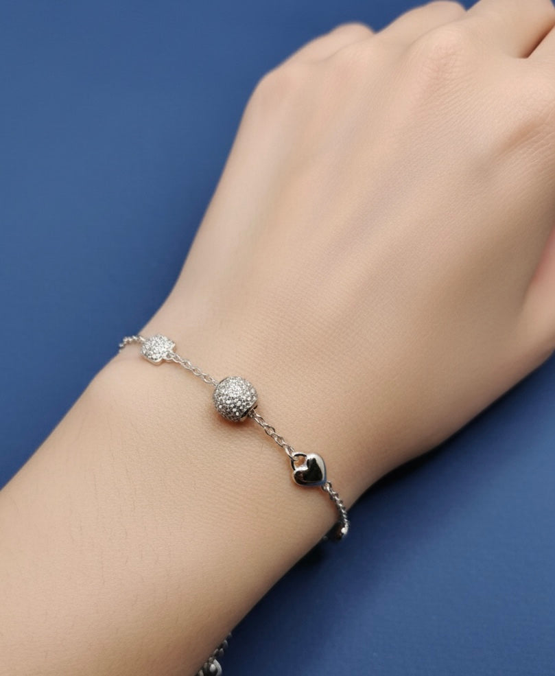 Circle heart charm bracelet