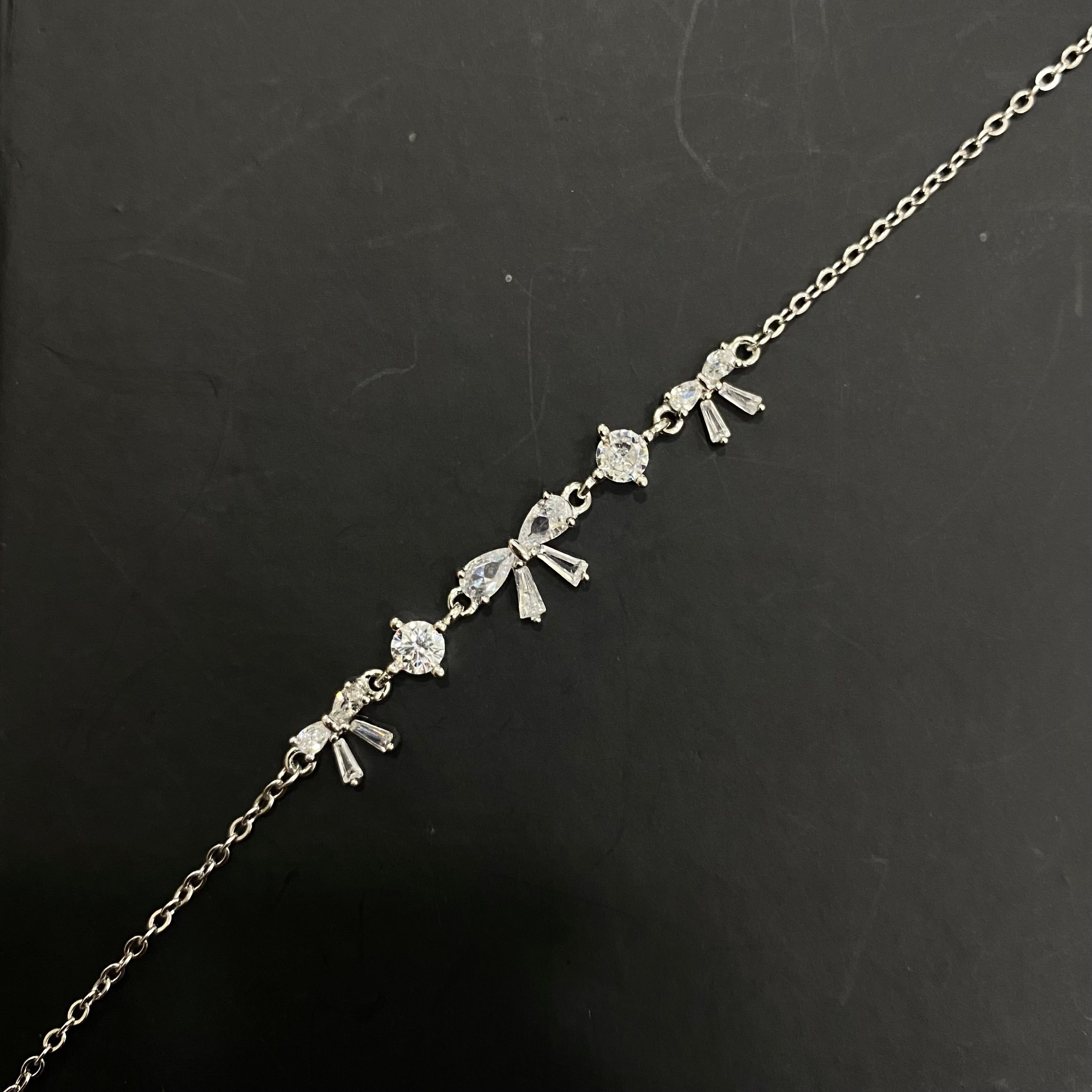 Bow charm bracelet