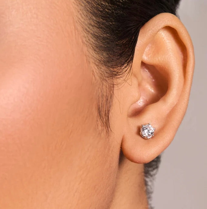 Single solitaire studs