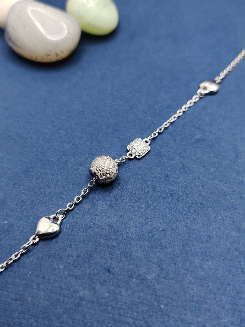 Circle heart charm bracelet