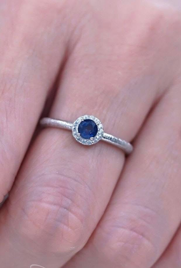 Blue zirconia stone