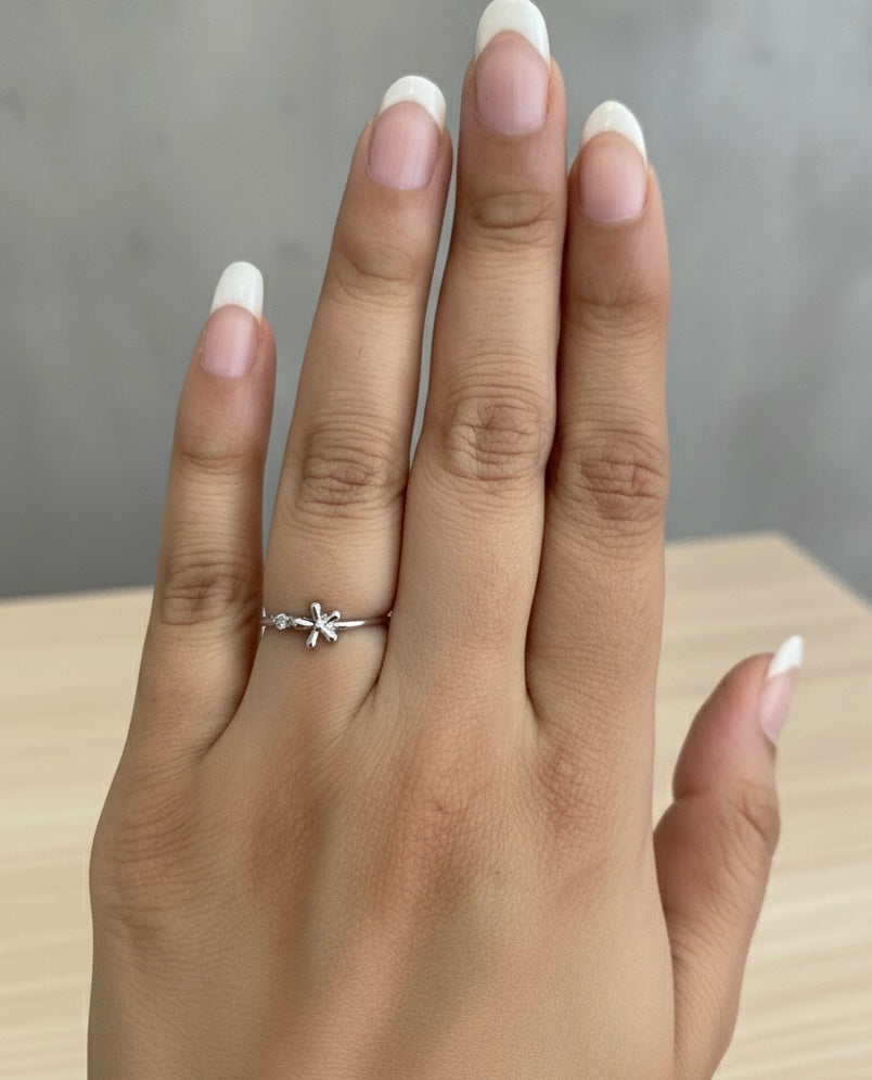 Mini flower ring