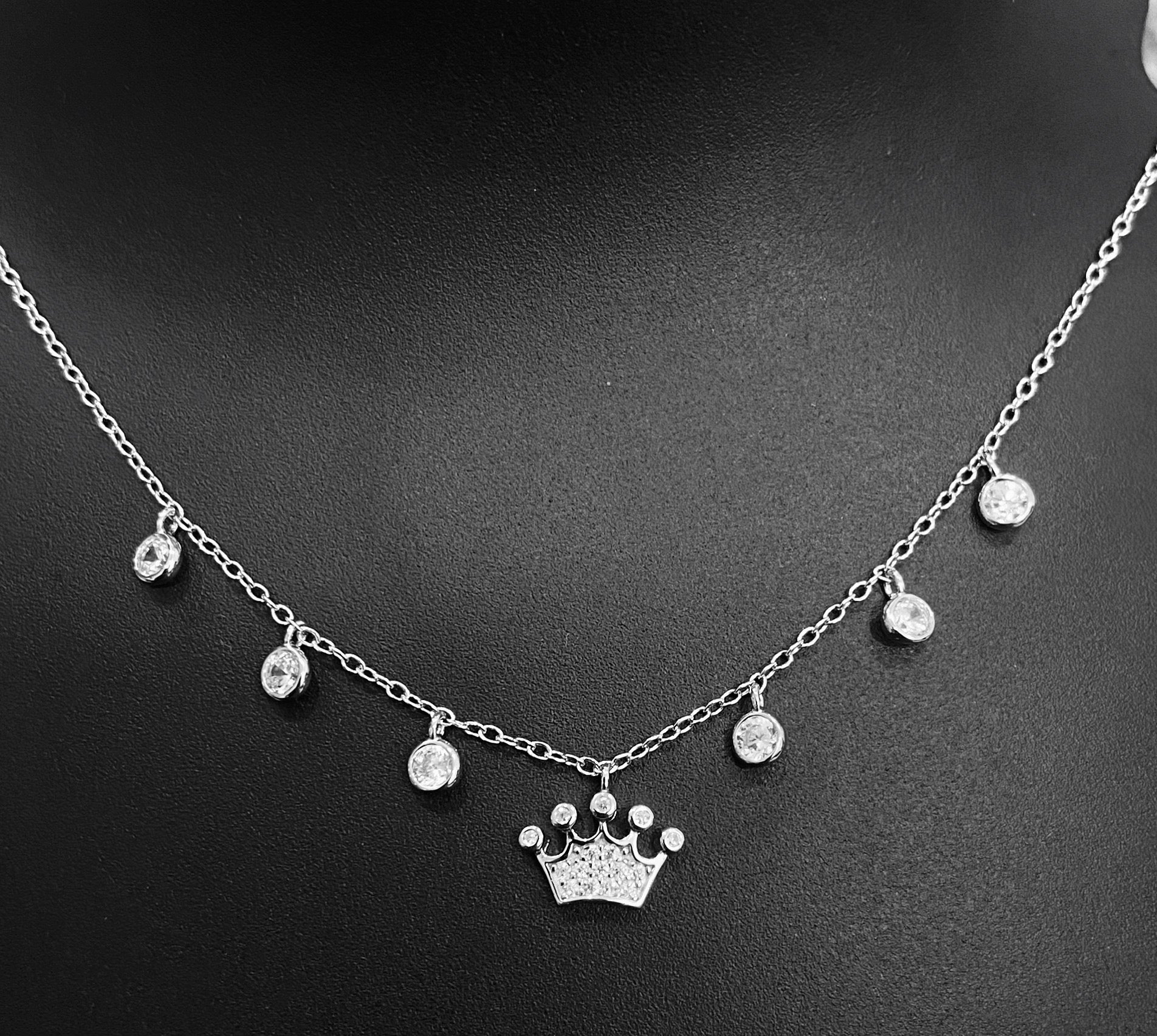 Crown charm pendant chain