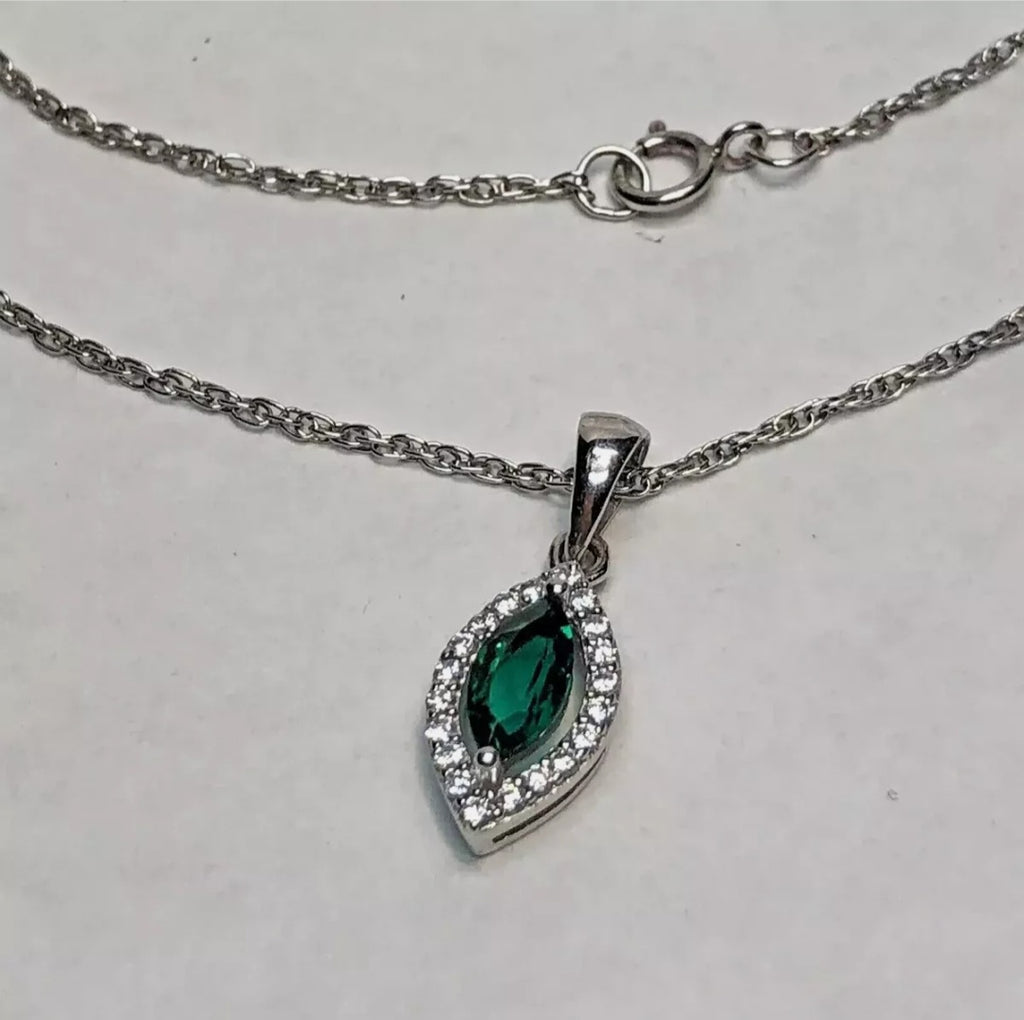 Green stobe pendant chain