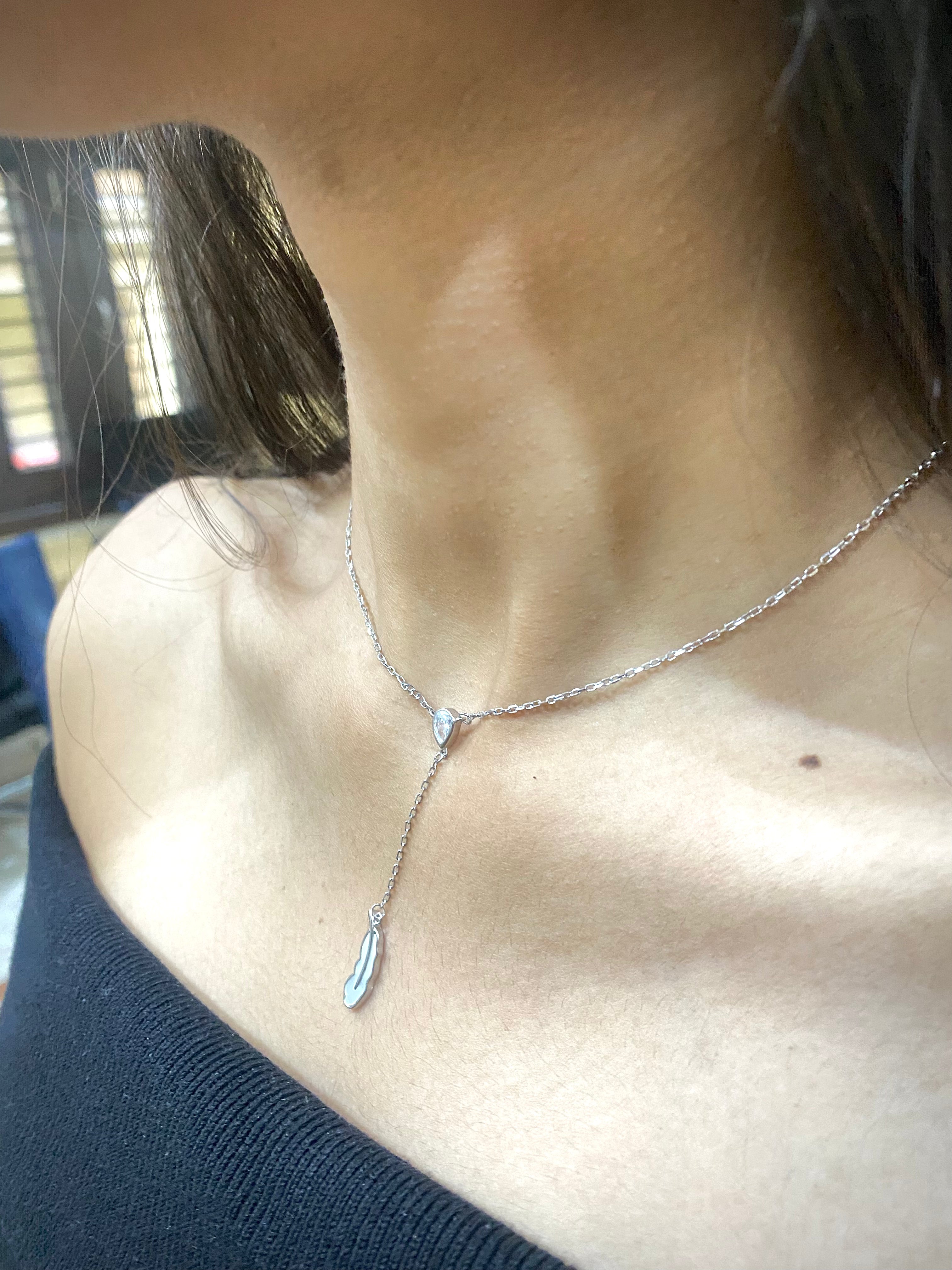 Falling leaf pendant chain